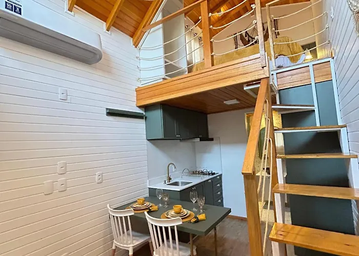 Winter Hut - Tiny House Village
